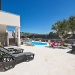 Vila Feliks Ljubac (Zadar)