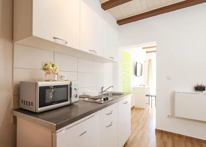 Feliks Вилла Любач